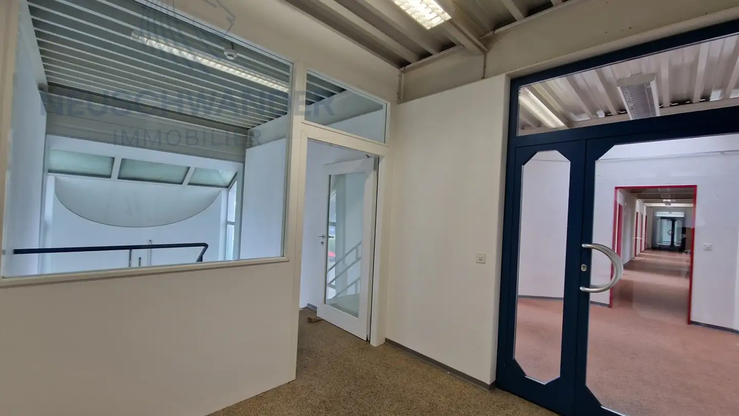 Commercial à louer - Rue de l'Industrie, 2800 Delémont