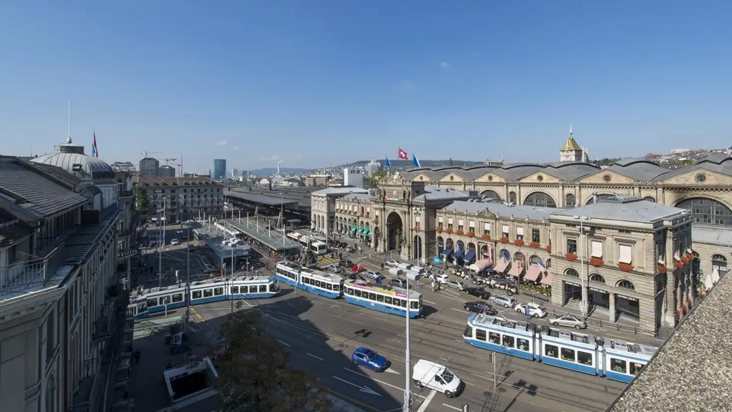 Place de parking extérieure à louer - Bahnhofplatz 3, 8001 Zürich