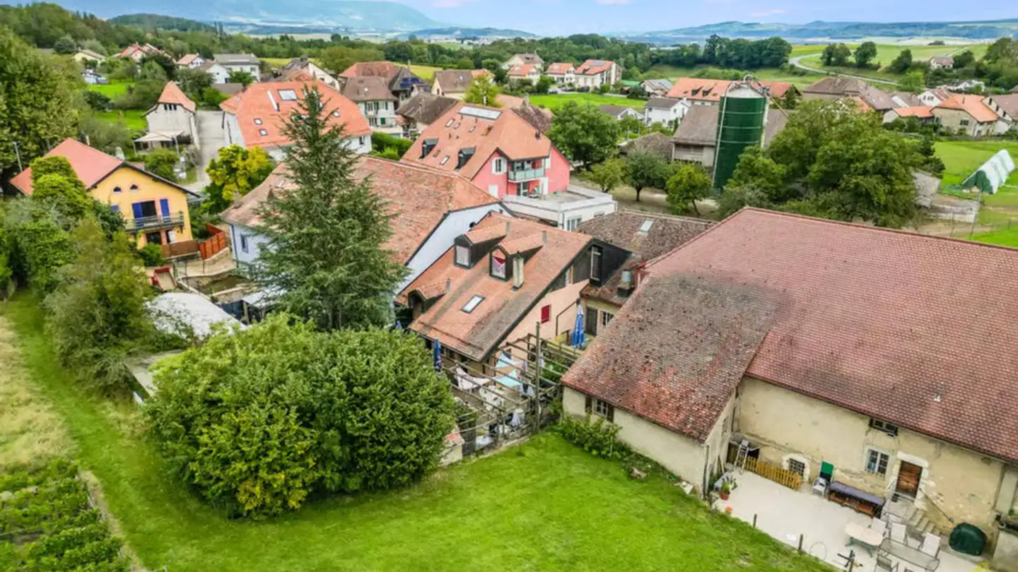 Mehrfamilienhaus kaufen - 1352 Agiez