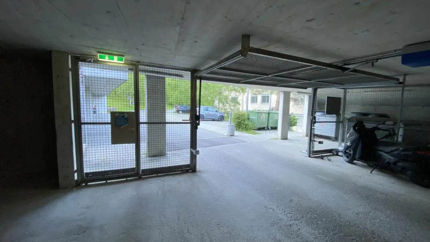 Outdoor parking space for rent - Langfurenstrasse 61, 8143 Stallikon - Photo 3