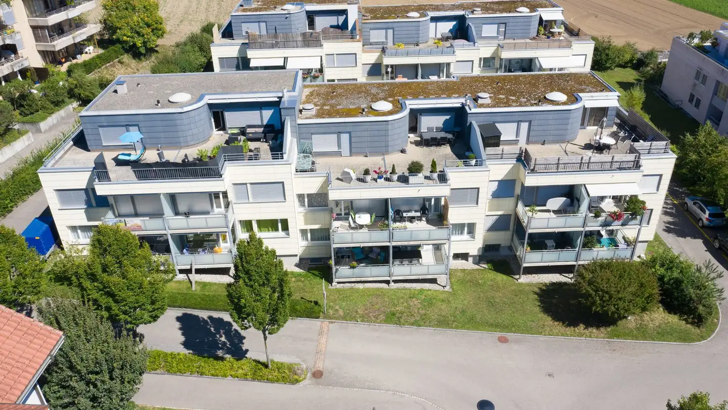 Place de parking couverte à louer - Brachmattstrasse 17, 2555 Brügg BE