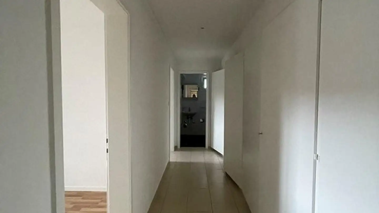 Appartement à louer - Rue Roger-De-Guimps 35, 1400 Yverdon-les-Bains - Photo 2