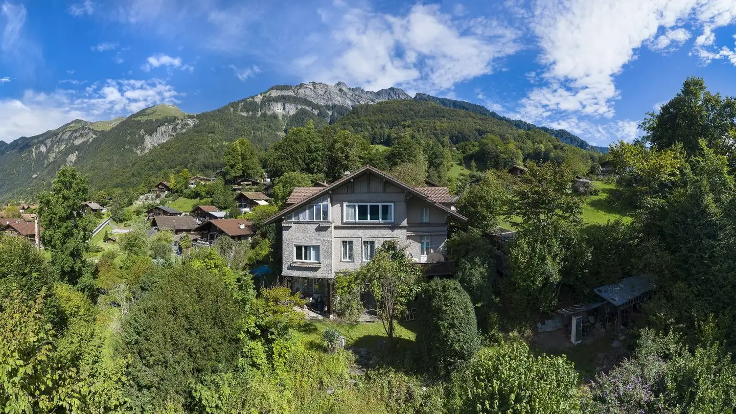 Residential building for sale - 3855 Brienz BE - Photo 4
