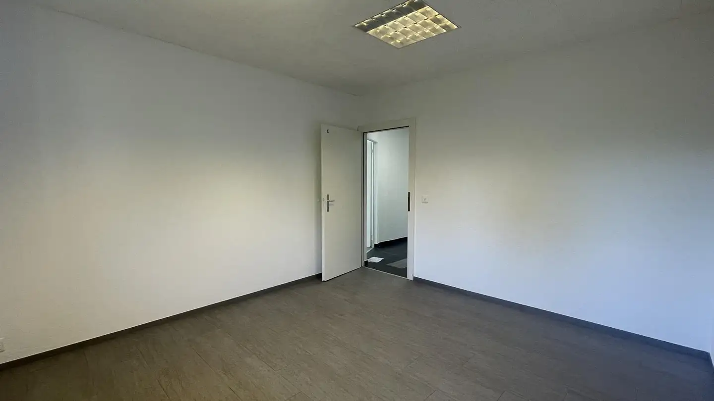 Office space for rent - Chemin Des Pralies 6, 1279 Bogis-Bossey - Photo 2