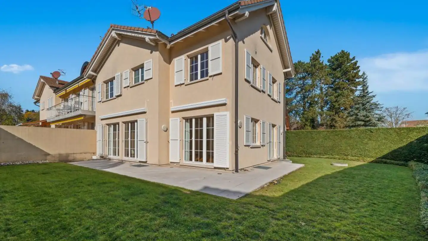 Single house for sale - 1295 Mies