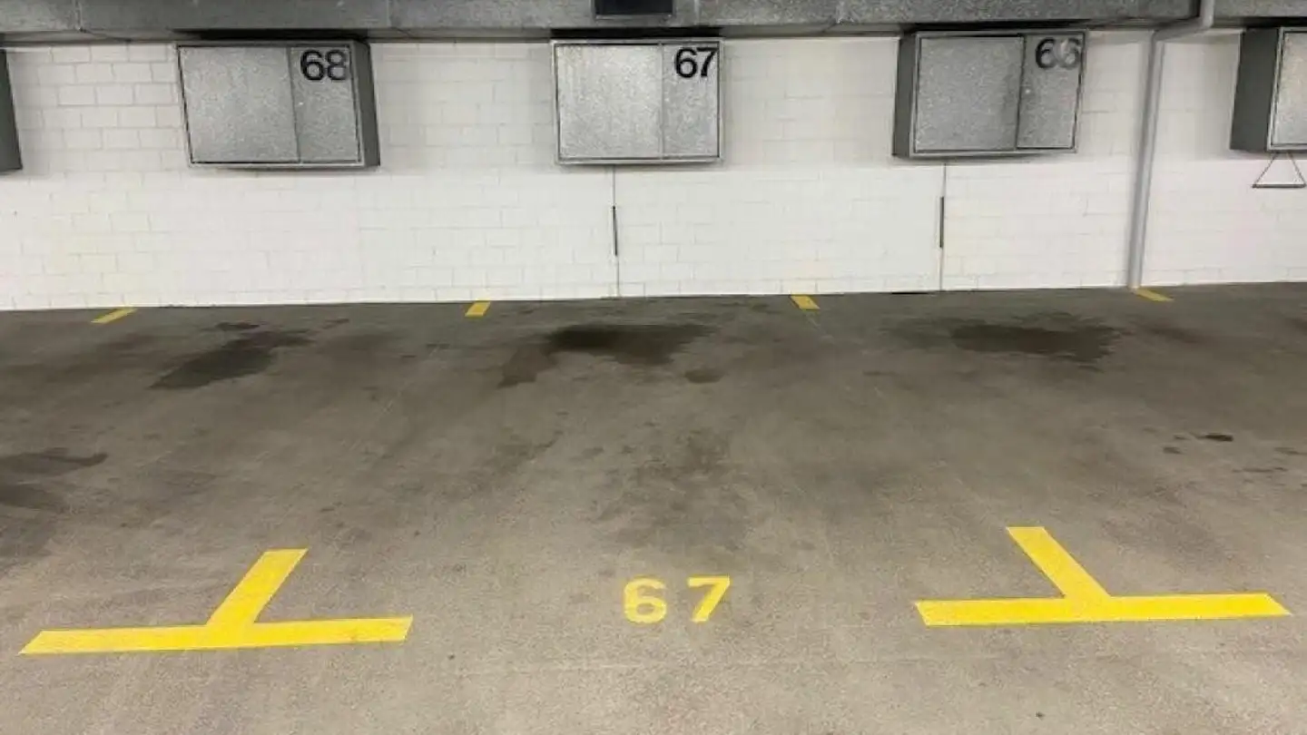 Underground parking space for rent - Am Holbrig 7, 8049 Zürich - Photo 3