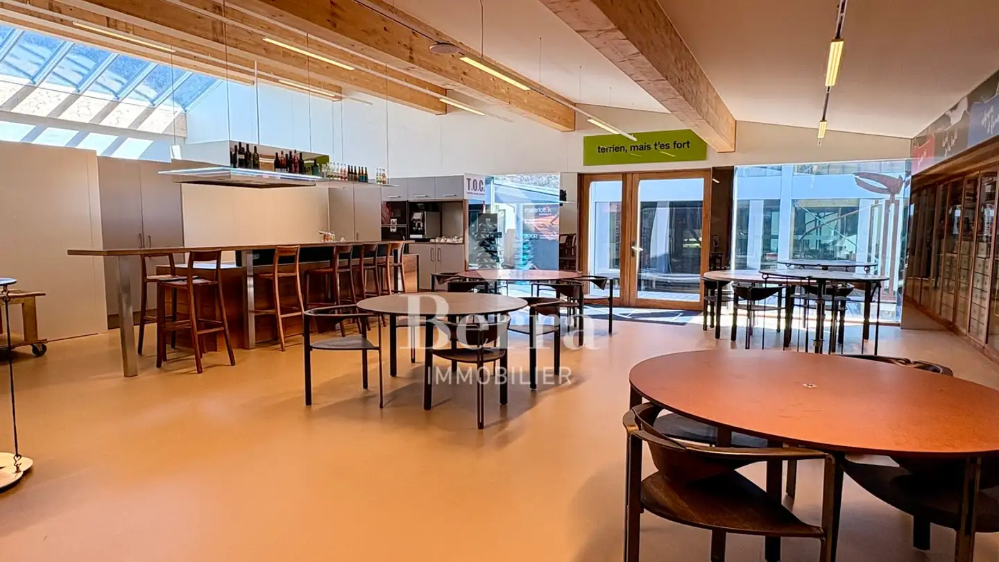 Arcade for rent - 1920 Martigny - Photo 4