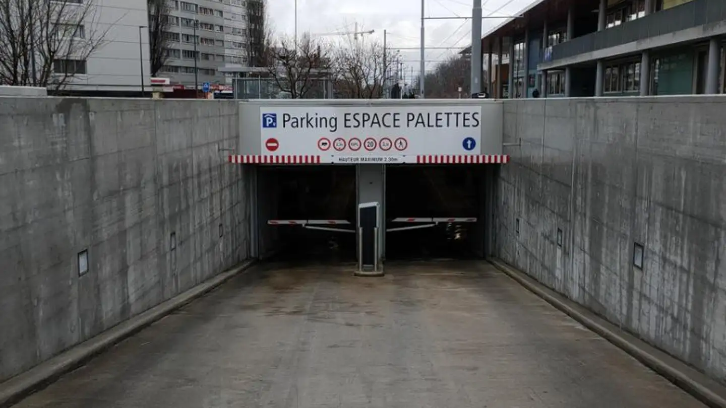 Outdoor parking space for rent - Avenue Des Communes-Réunies 75, 1212 Grand-Lancy