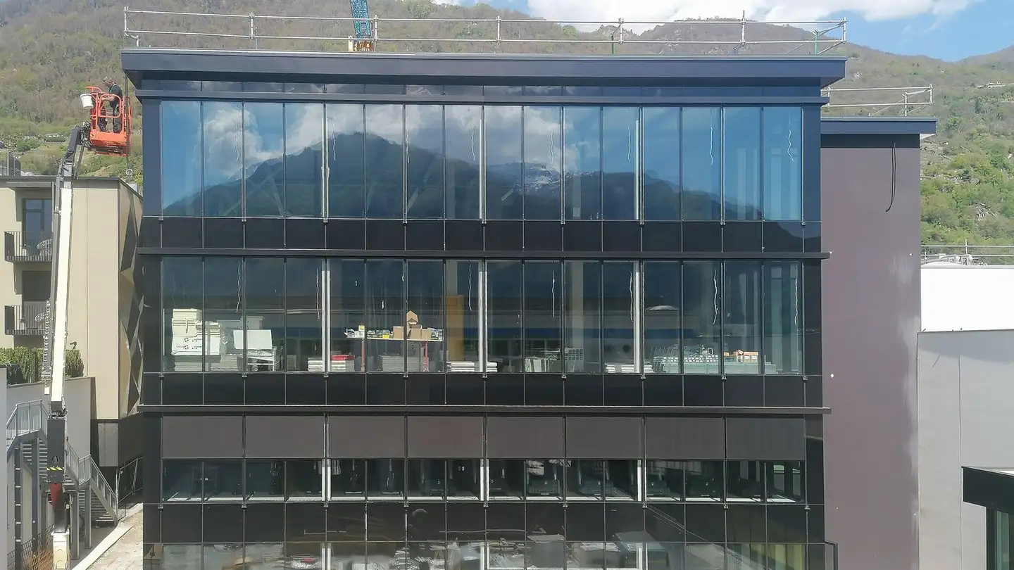 Immeuble industriel à louer - Via Stradonino 1, 6595 Riazzino