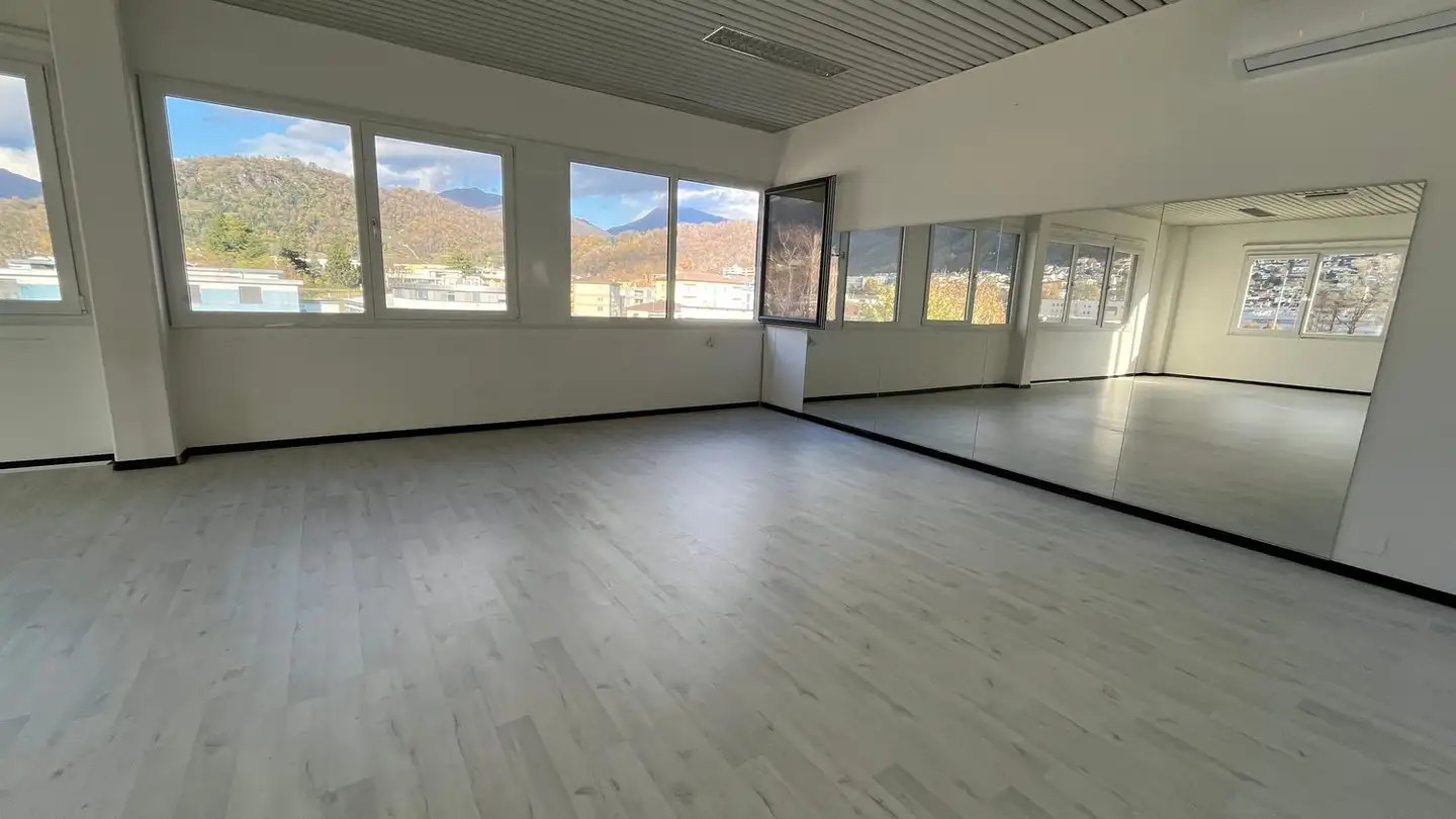 Office space for rent - Via Industria 1, 6814 Cadempino