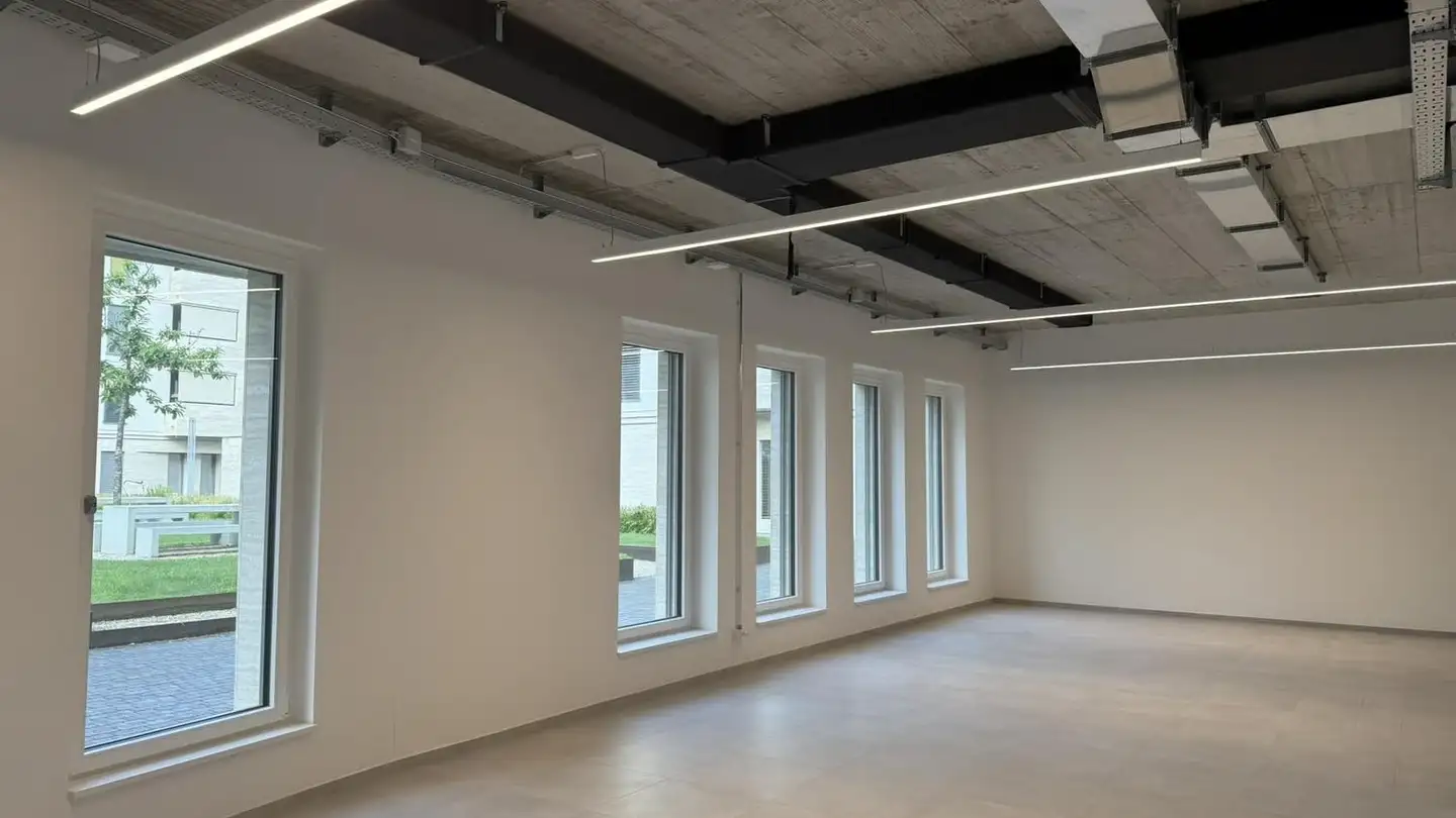 Commercial for rent - Viale C. Olgiati 5g, 6512 Giubiasco - Photo 4