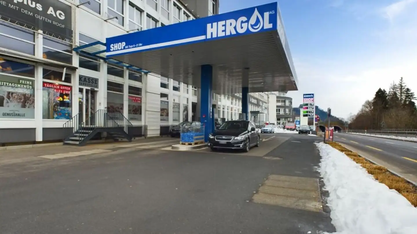 Station essence à louer - Chaltenbodenstrasse 6a, 8834 Schindellegi