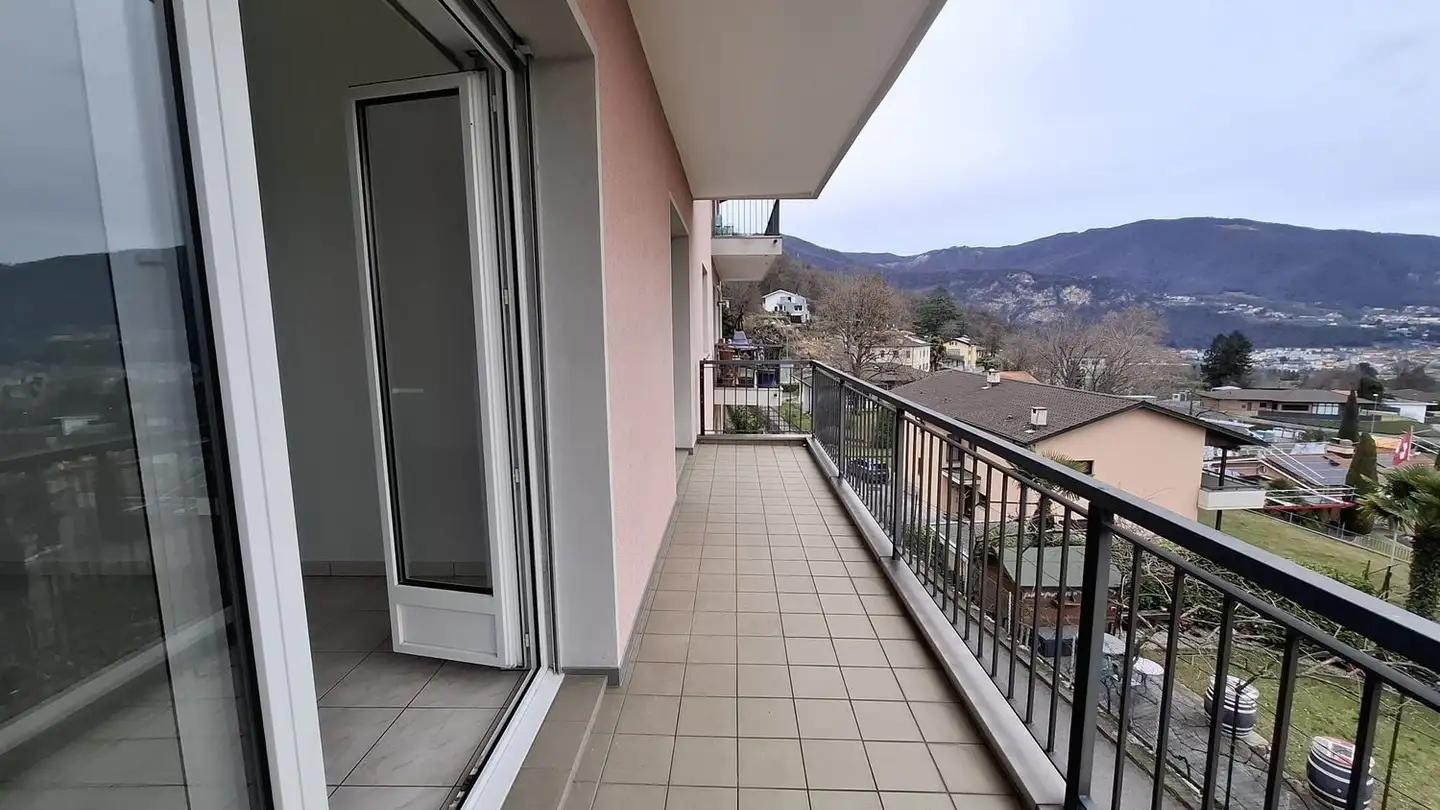 Apartment for rent - 6863 Besazio - Photo 2