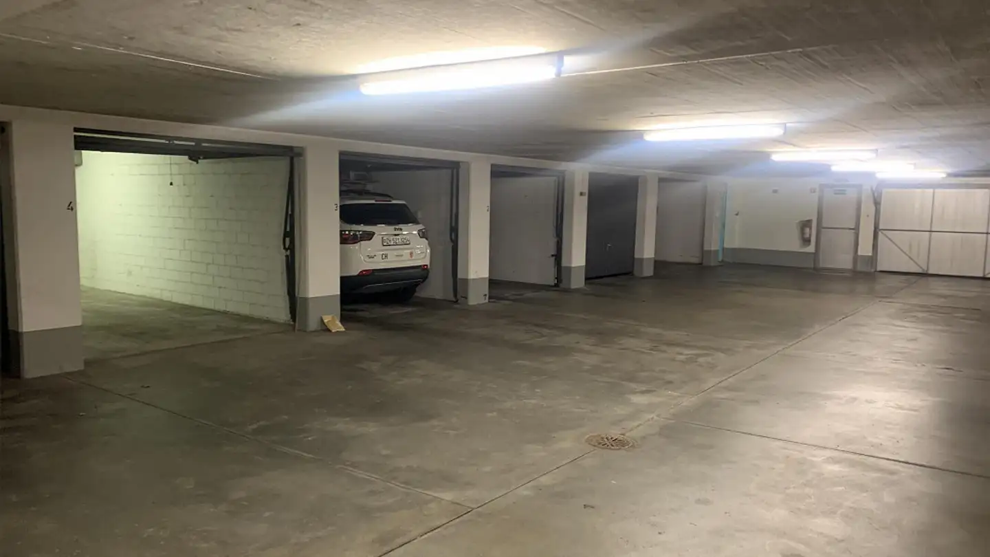 Single garage for rent - Thesenacher 28, 8126 Zumikon