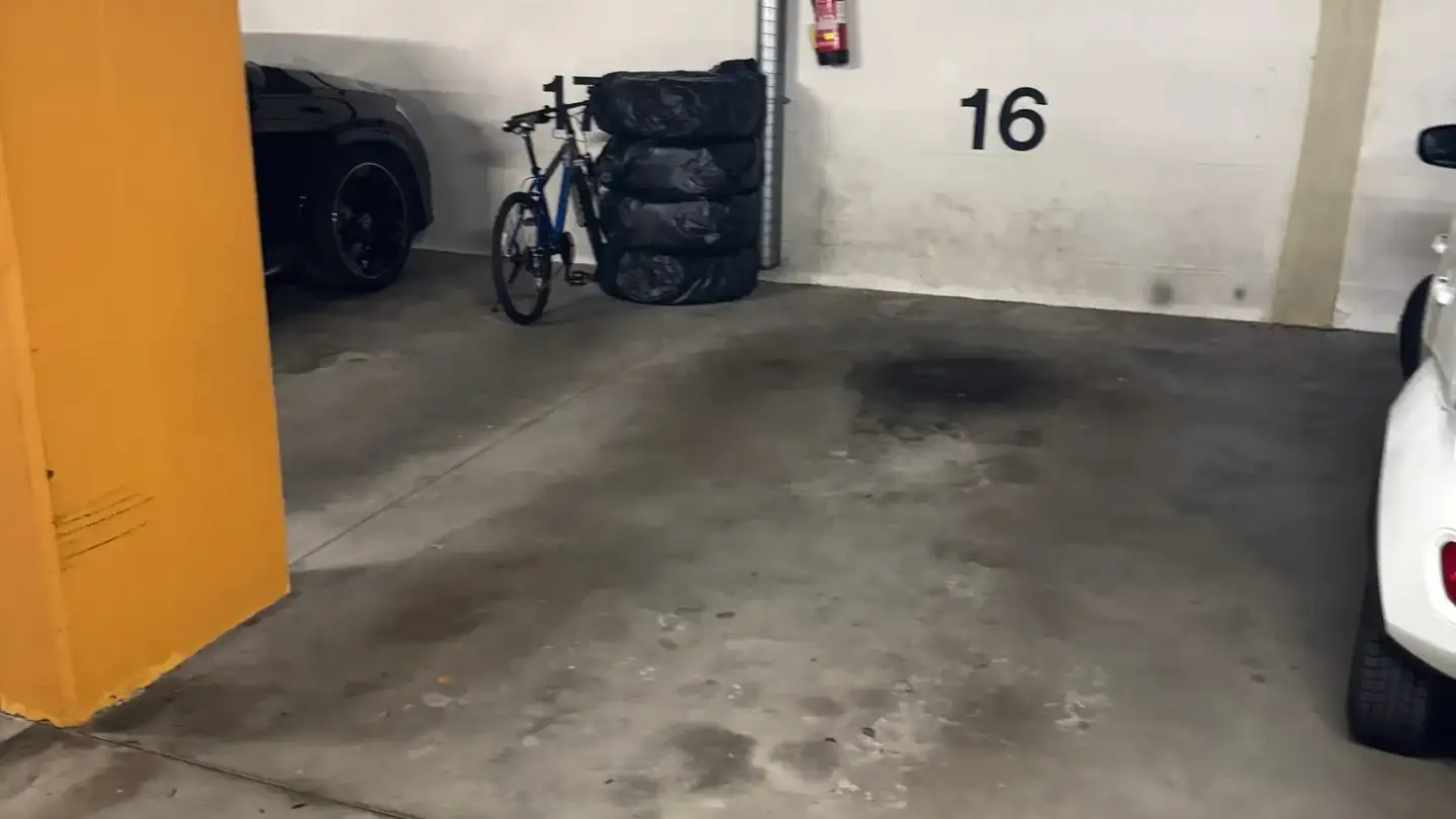 Underground parking space for rent - Obstgartenstrasse 3, 8703 Erlenbach ZH - Photo 2