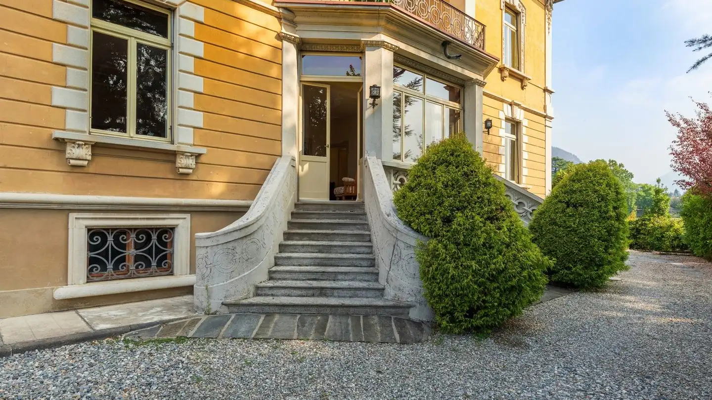 Office space for sale - 6828 Balerna