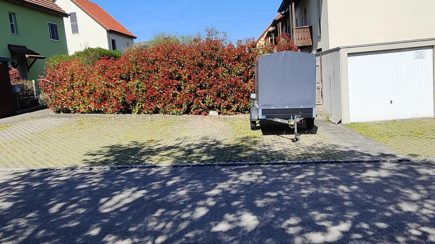 Place de parking extérieure à louer - Rifeldstrasse, 4322 Mumpf