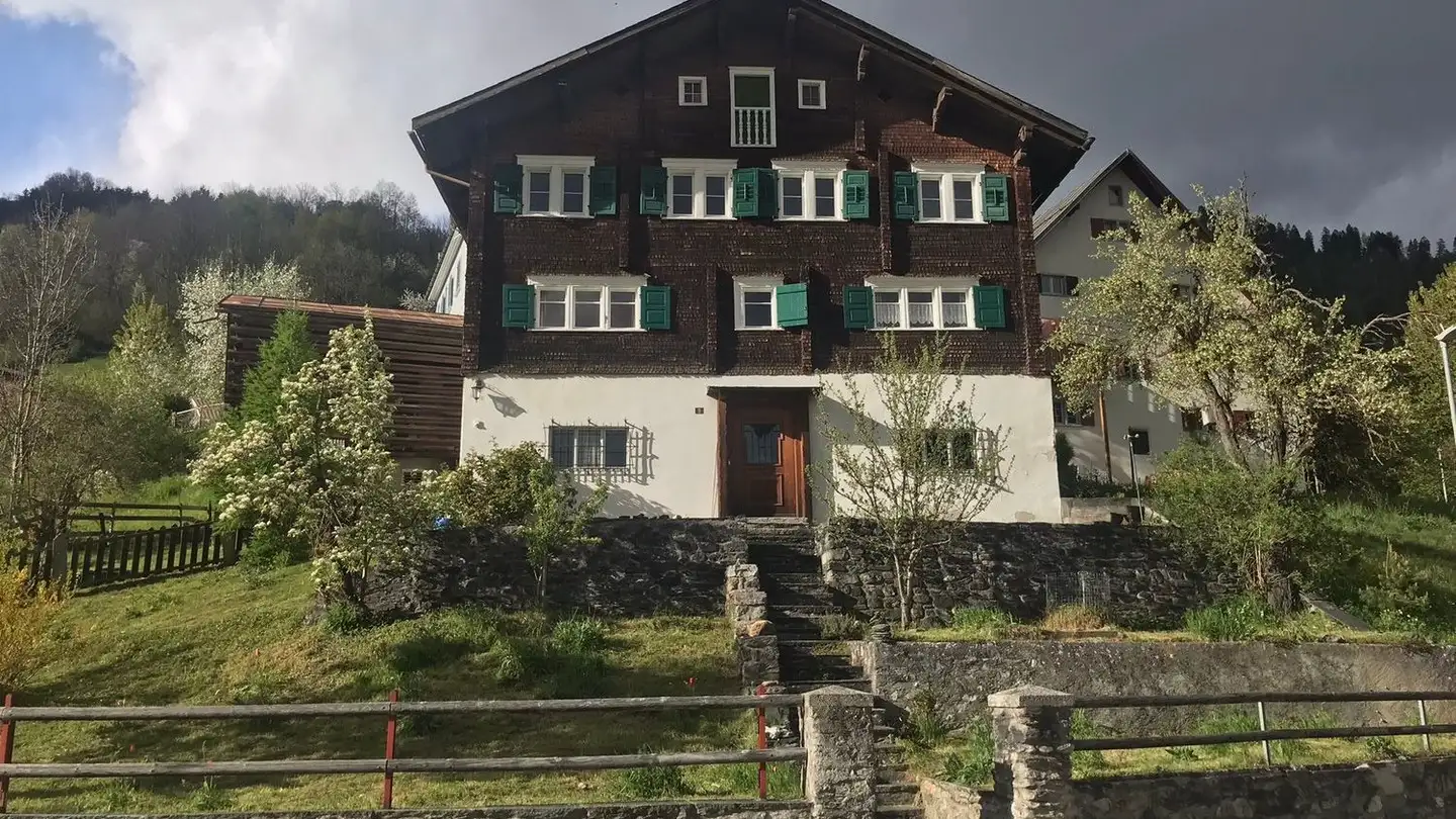 Einfamilienhaus kaufen - Via Mulinas 9, 7151 Schluein