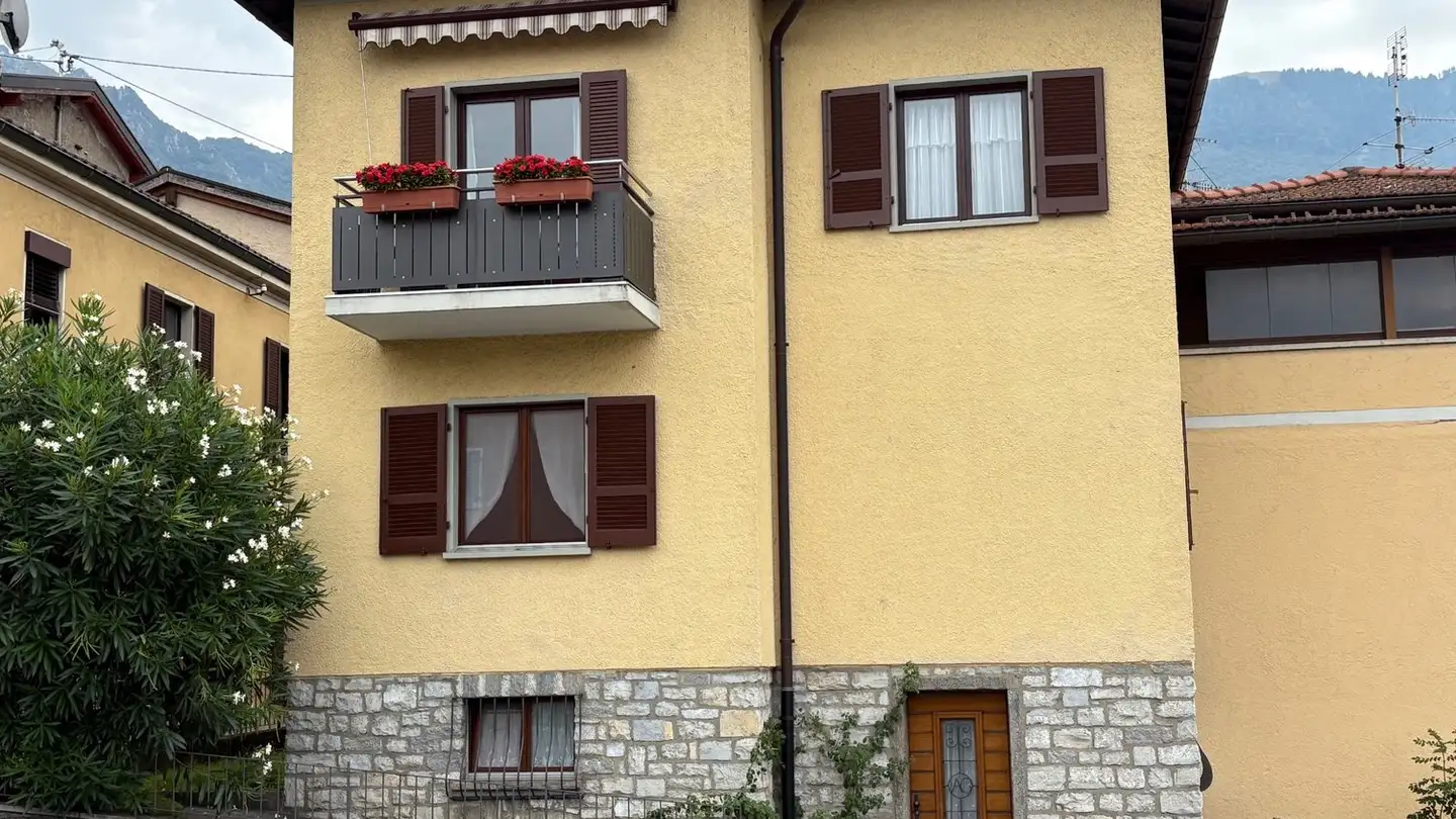 Appartement à louer - Stráda Dar Fórno 2, 6967 Dino