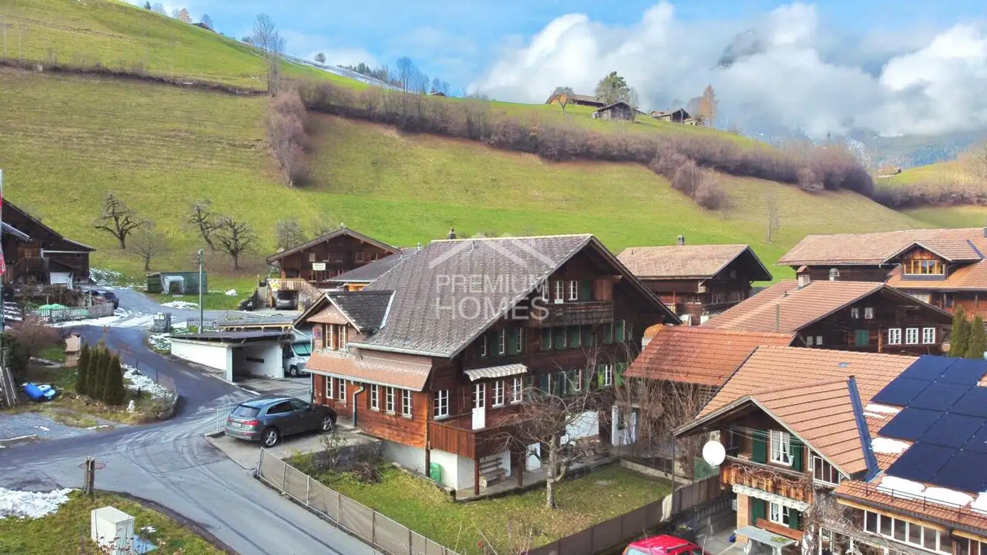 Residential building for sale - 3766 Boltigen