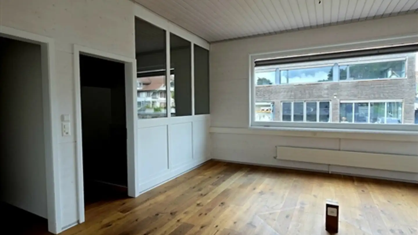 Office space for rent - Staatsstrasse 100c, 3626 Hünibach