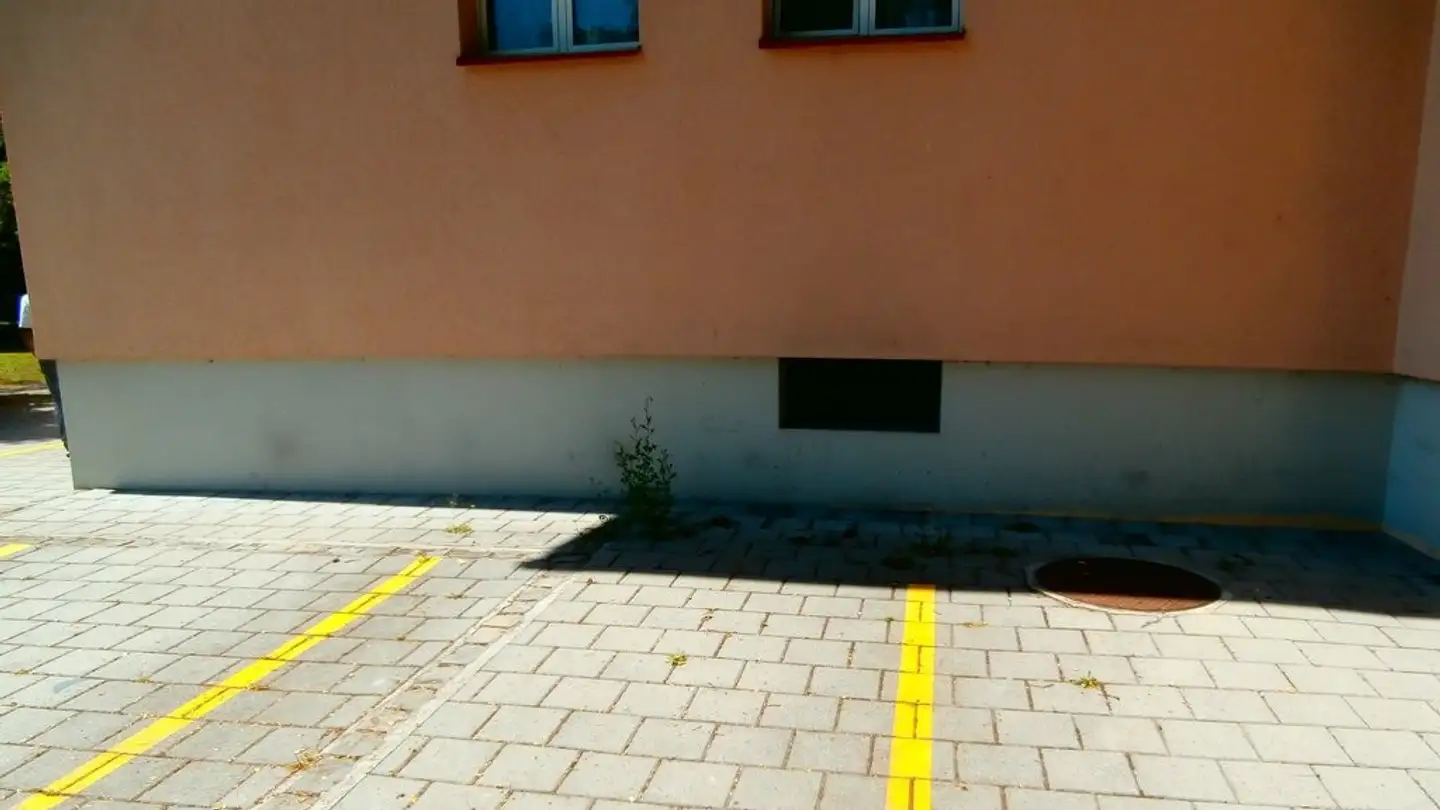 Place de parking extérieure à louer - Russackerweg 2, 8953 Dietikon