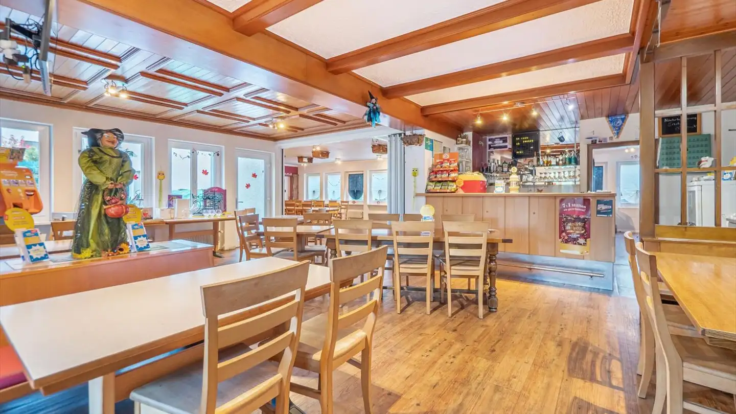 Restaurant for rent - Marktplatzstrasse 2, 3946 Turtmann - Photo 2