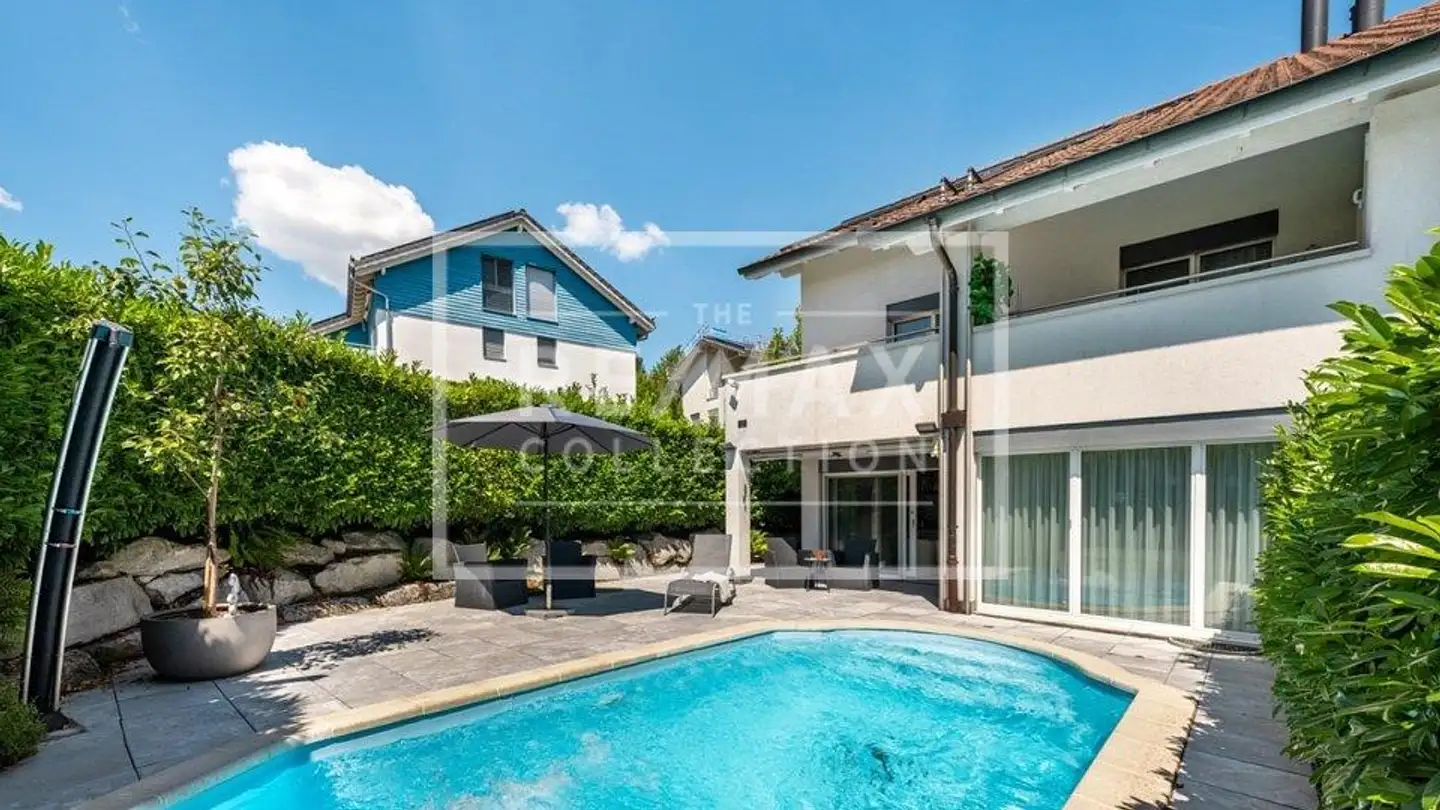 Semi-detached house for sale - 6026 Rain