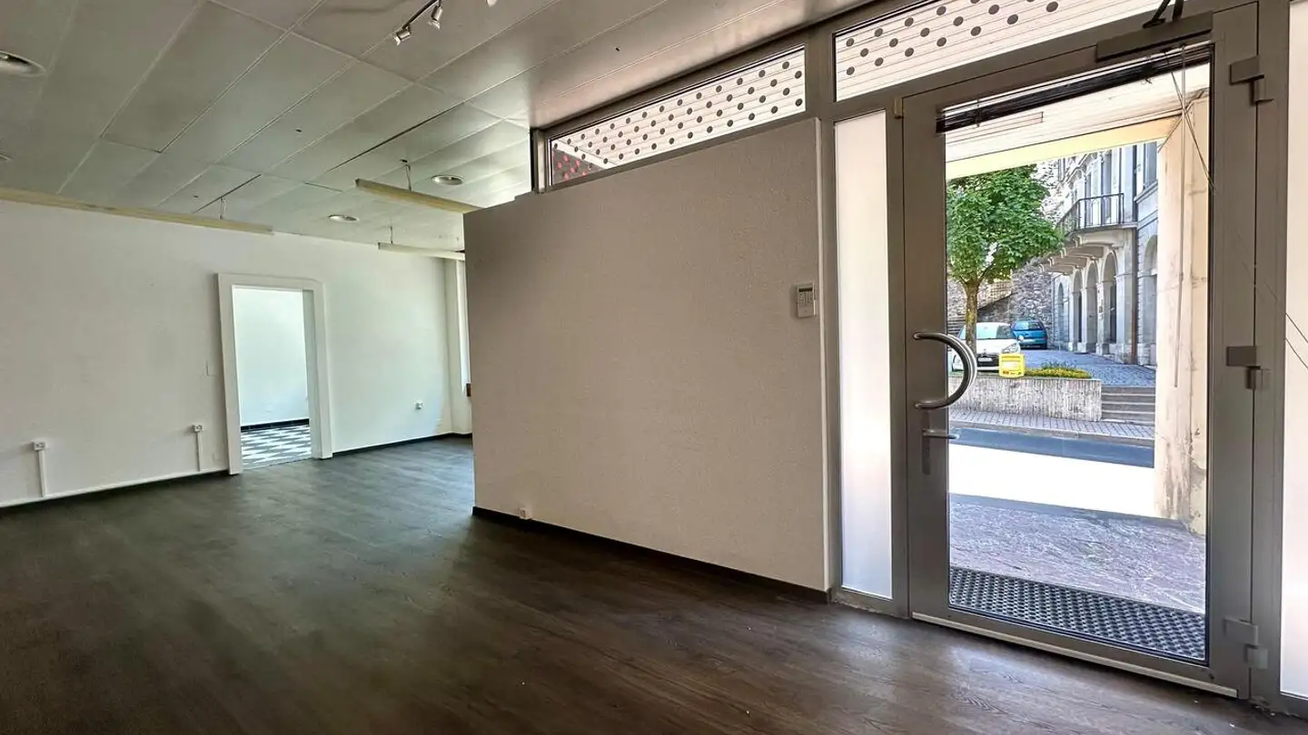 Commercial for rent - Grand-Rue 39, 1618 Châtel-St-Denis - Photo 2