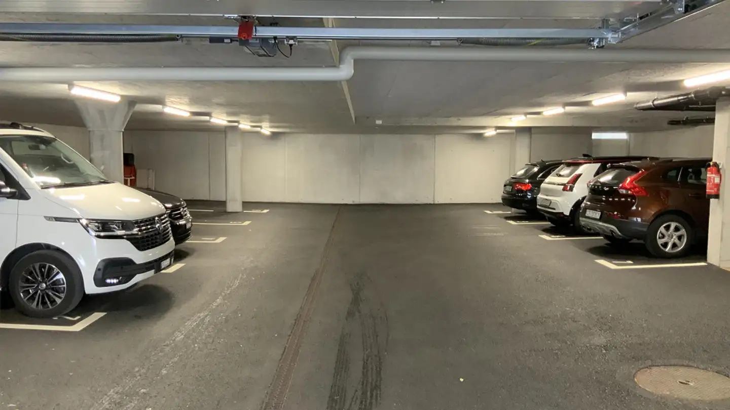 Place de parking souterraine à louer - Hochwangstrasse 9, 7012 Felsberg - Photo 3