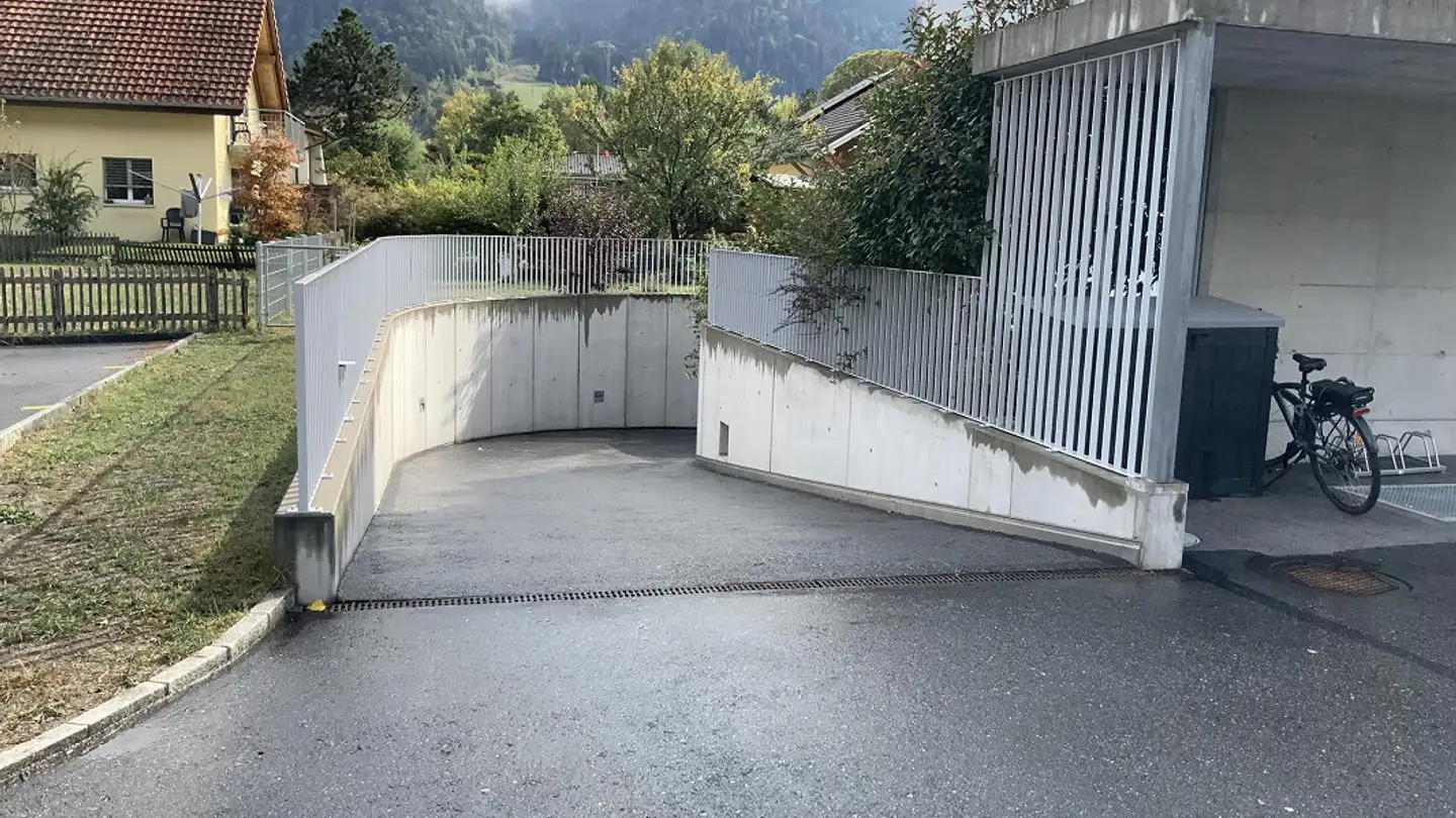 Place de parking souterraine à louer - Hochwangstrasse 9, 7012 Felsberg - Photo 4