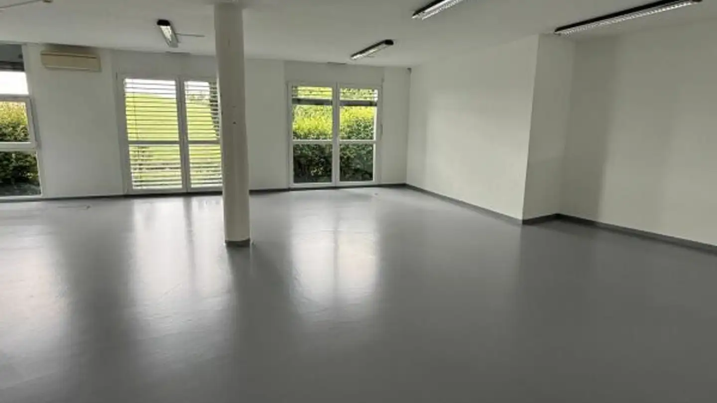 Magasin à louer - Route Du Petit Eysins 1, 1262 Eysins - Photo 4