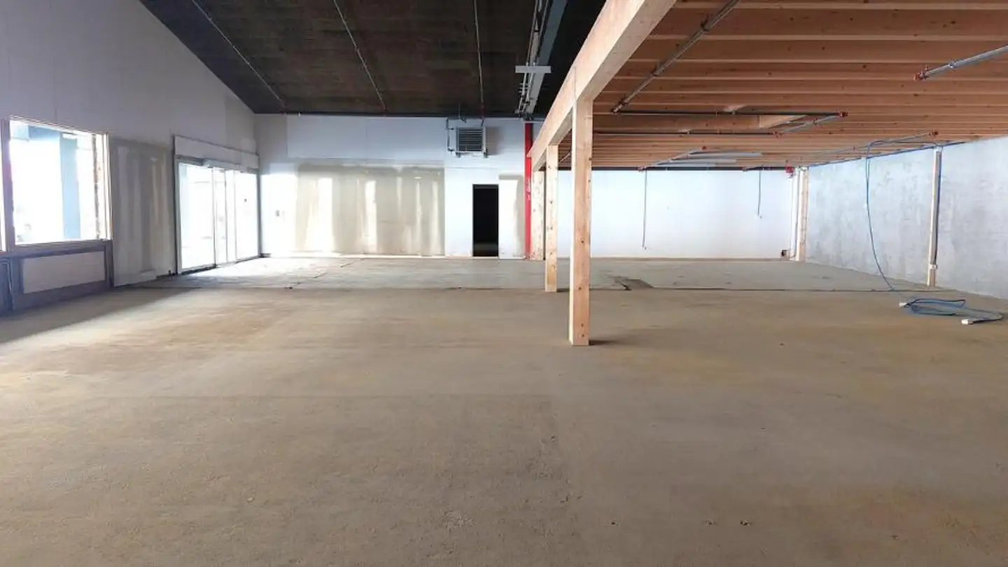 Workshop for rent - Zone Industrielle La Coche 1, 1852 Roche VD