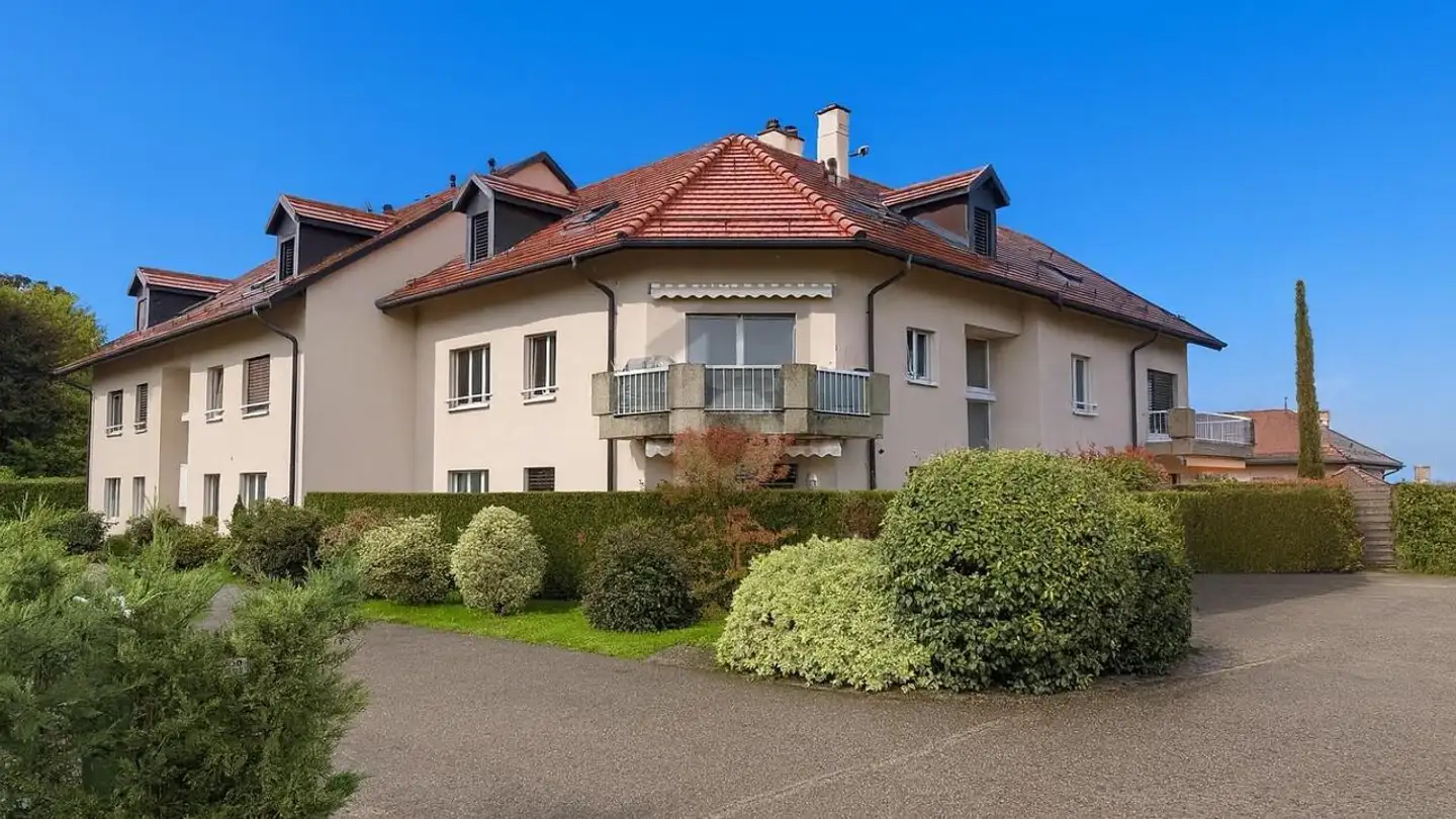 Attique à louer - 1195 Dully