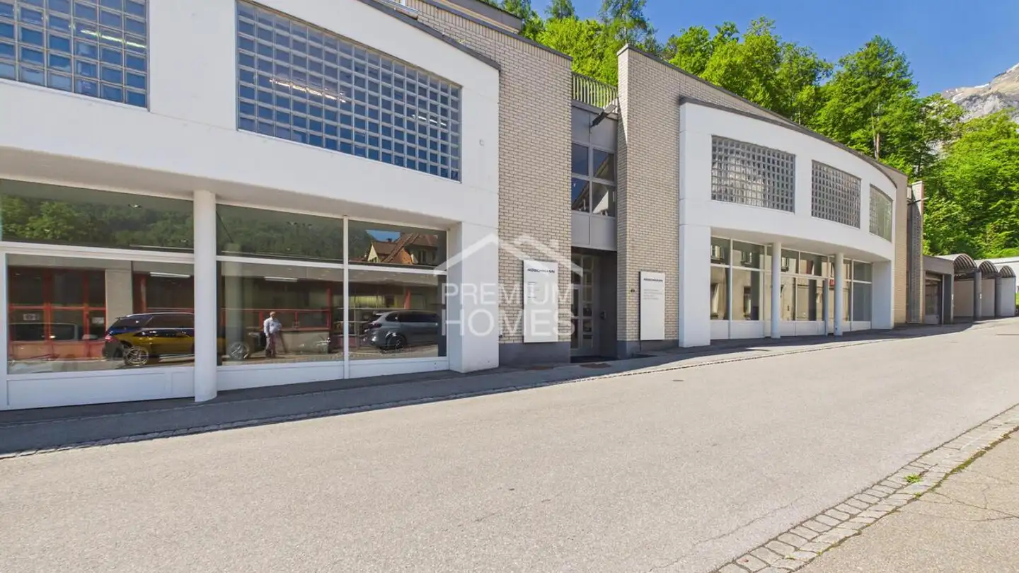 Mixed-use building for sale - 8750 Glarus - Photo 2