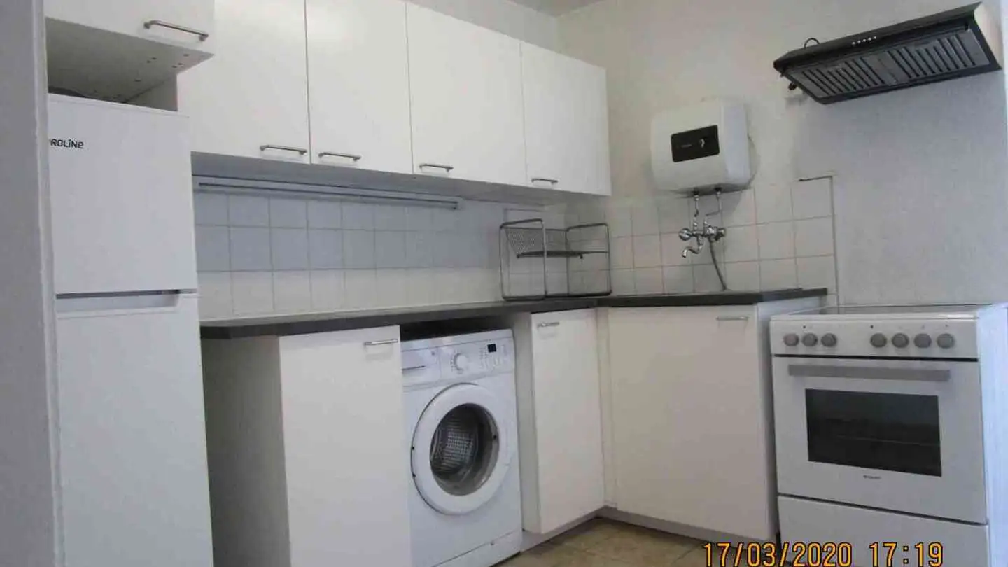 Appartement à louer - Place Du Cori 1, 3966 Chalais - Photo 2