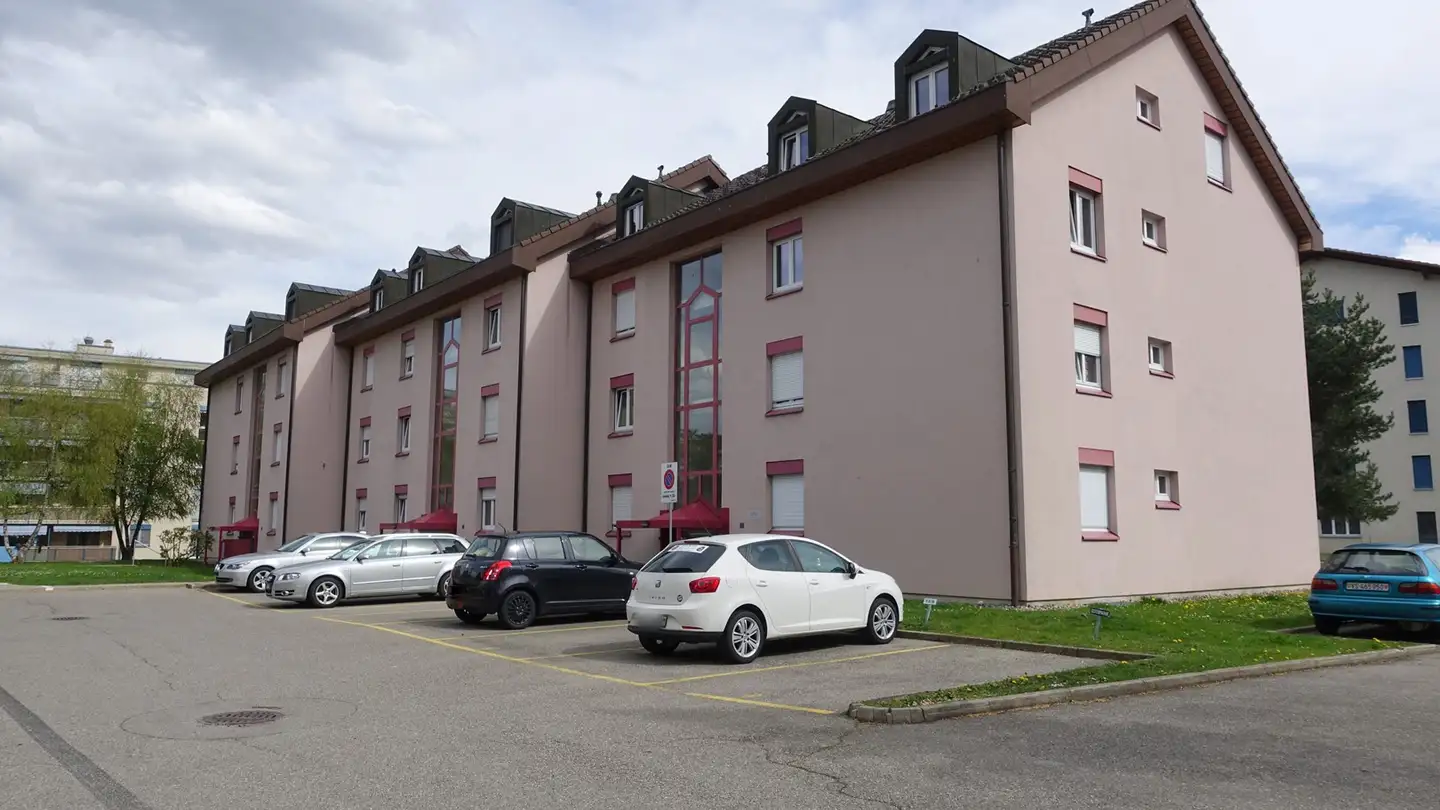 Outdoor parking space for rent - Rue De Corbières 30, 1630 Bulle