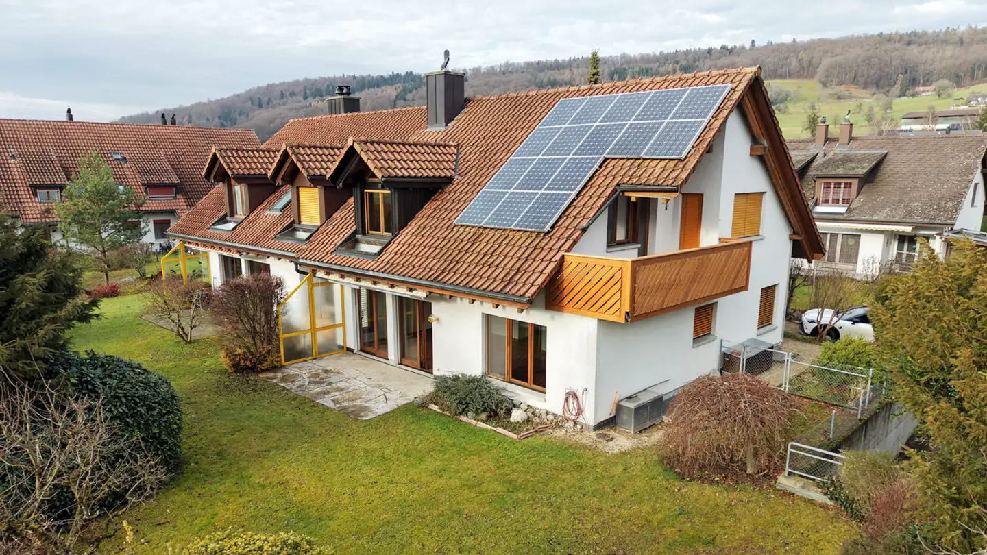 Semi-detached house for rent - Hüeblistrasse 11, 8165 Oberweningen