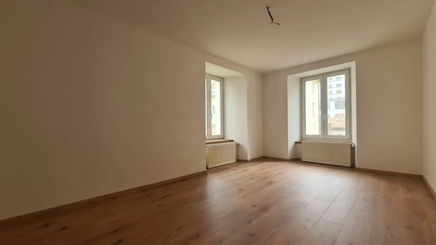 Apartment for rent - Rue De L'hôtel-De-Ville, 2300 La Chaux-de-Fonds - Photo 2