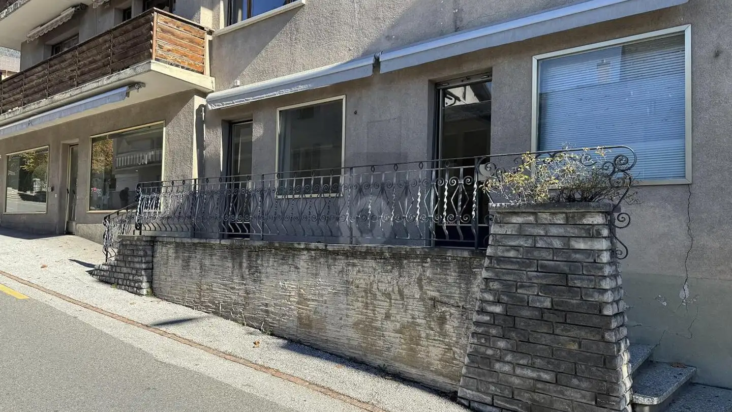 Shop for rent - 3972 Miège - Photo 2