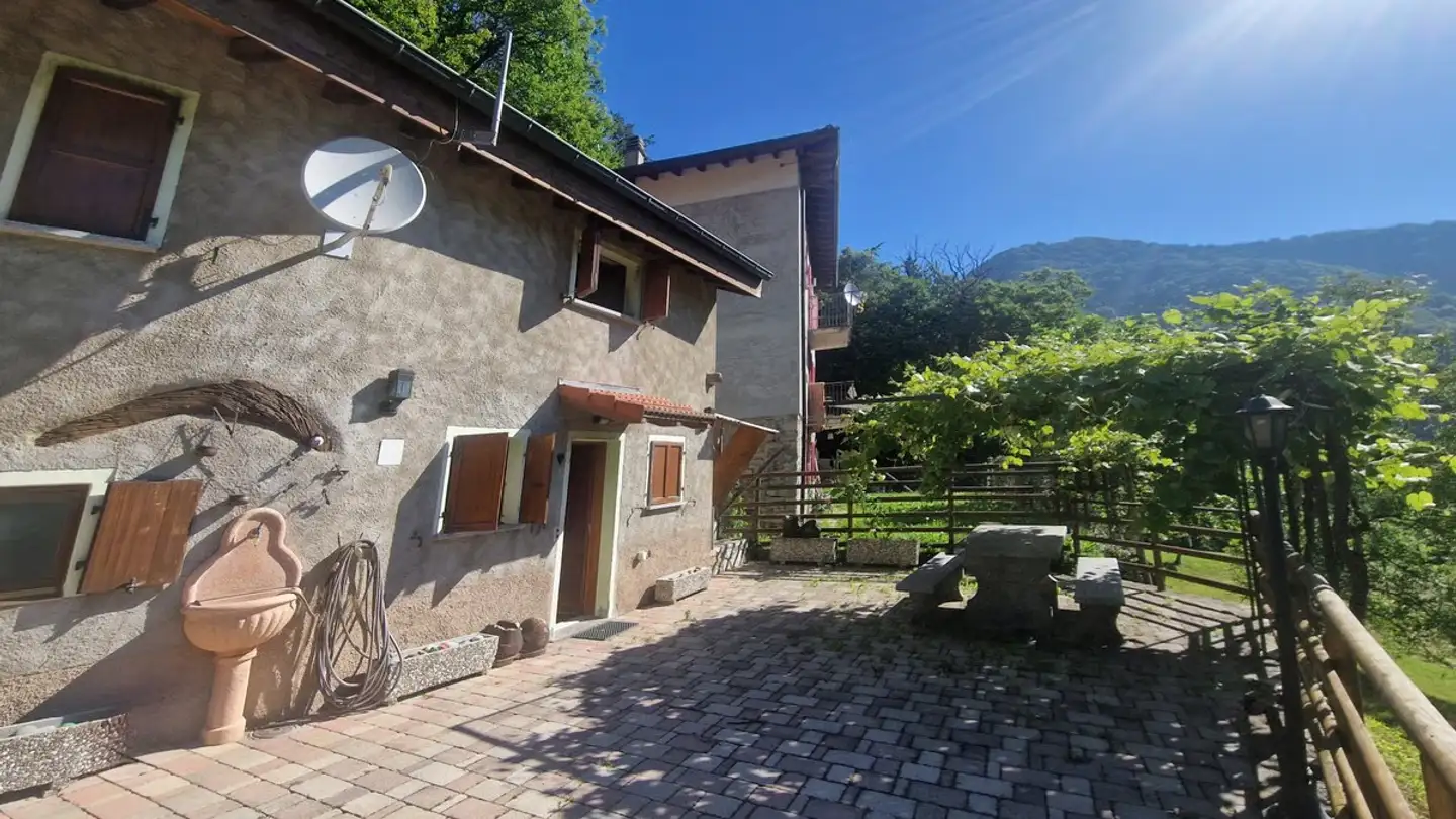 Single house for sale - 6835 Morbio Superiore