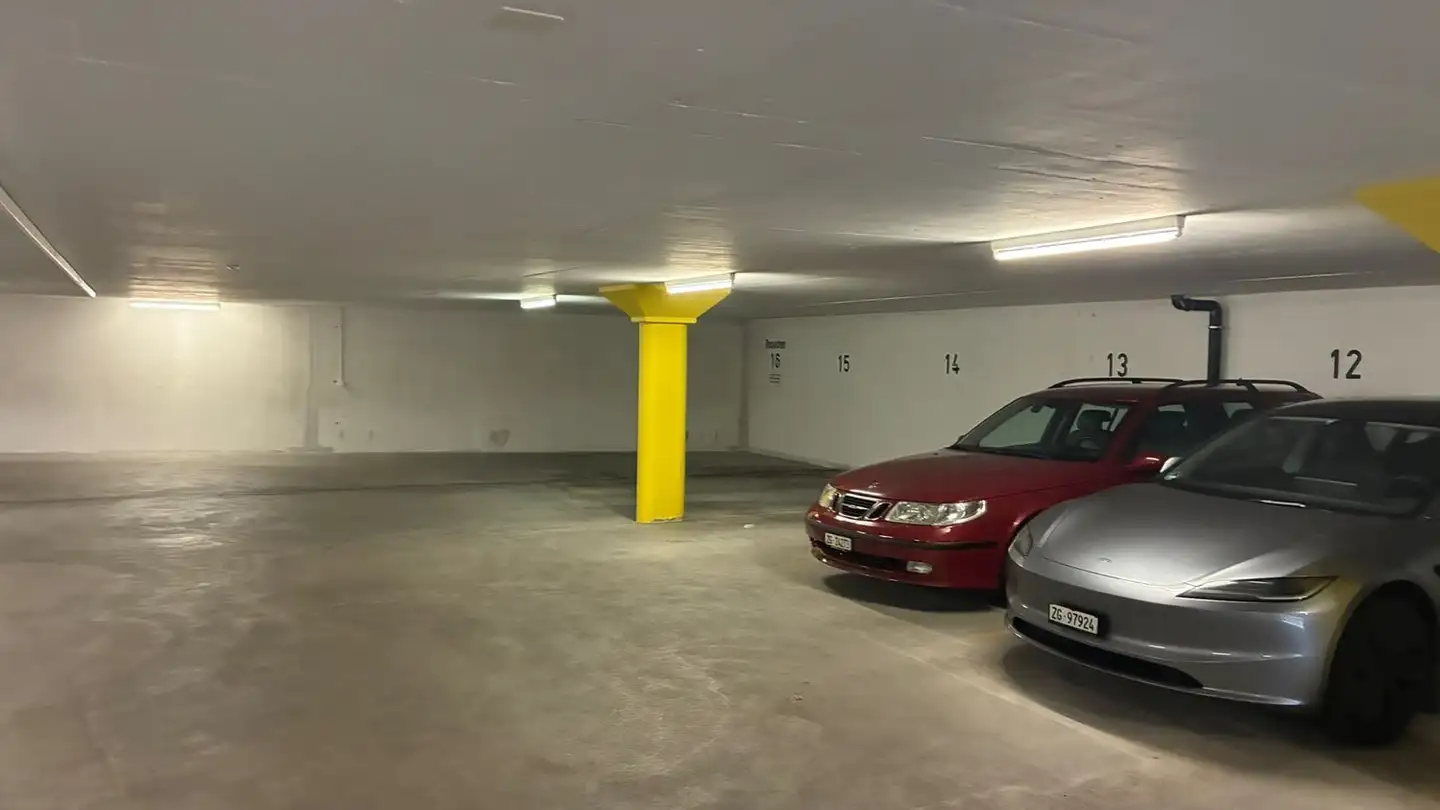 Underground parking space for rent - Industriestrasse 4, 6300 Zug