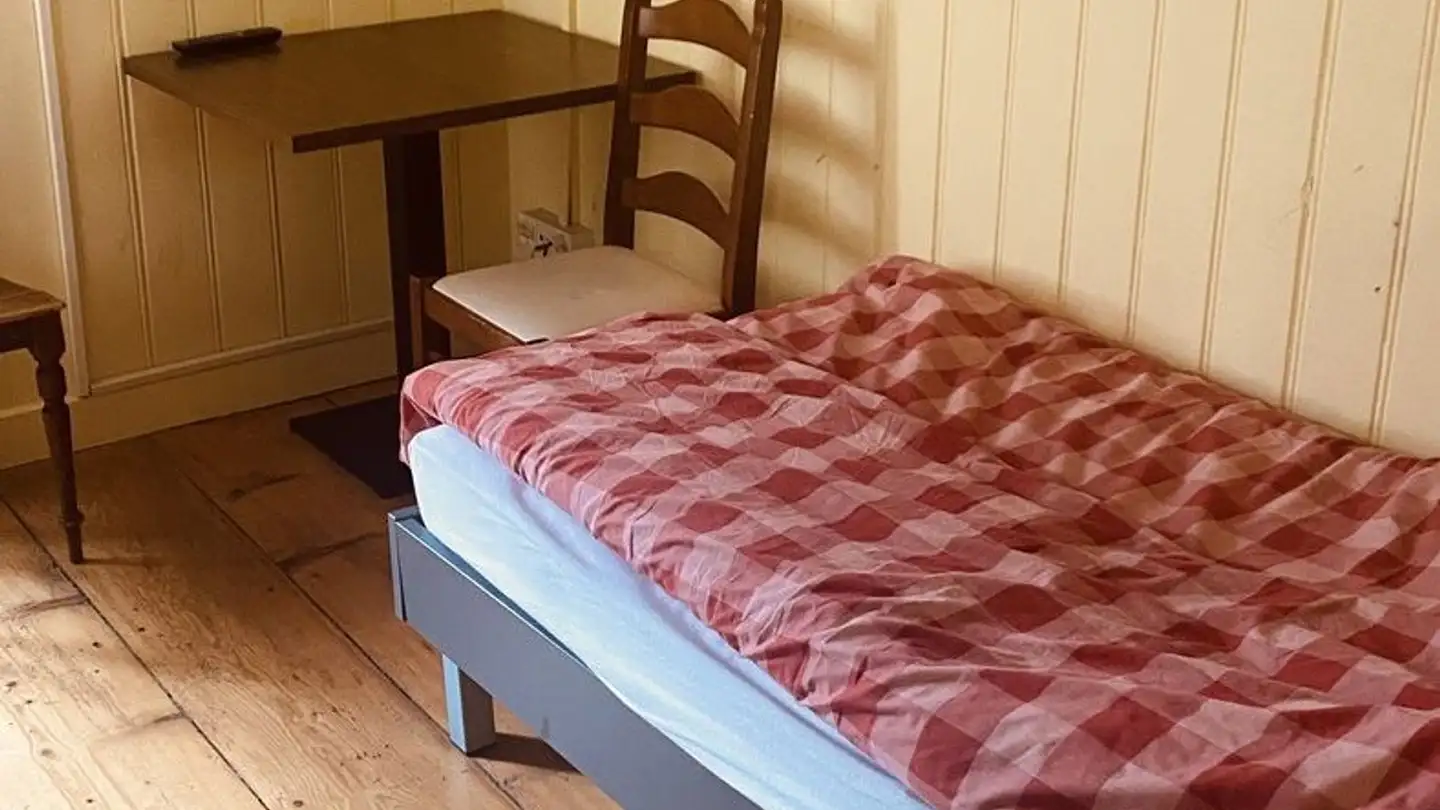 Single room for rent - Blumenaustrasse 4, 8882 Unterterzen