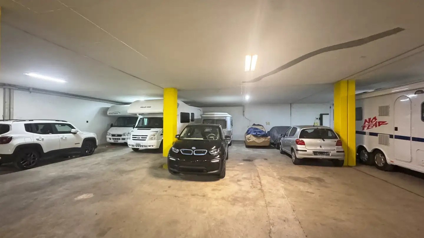 Place de parking souterraine à louer - Solistrasse 84, 8180 Bülach
