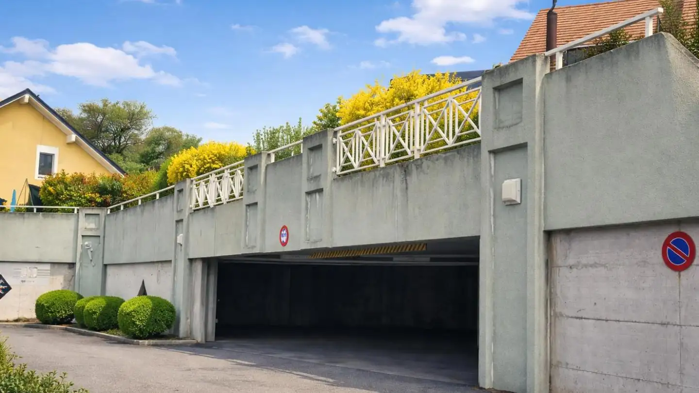 Single garage for sale - 1027 Lonay