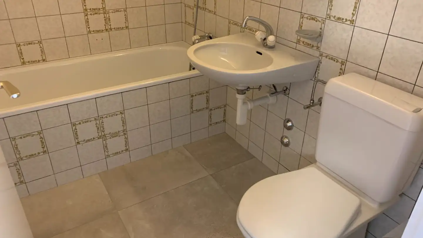 Wohnung mieten - Rue des Berthoudes 68, 2000 Neuchâtel - Foto 4