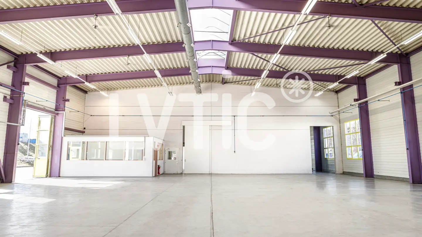 Factory for rent - 1680 Romont FR - Photo 3