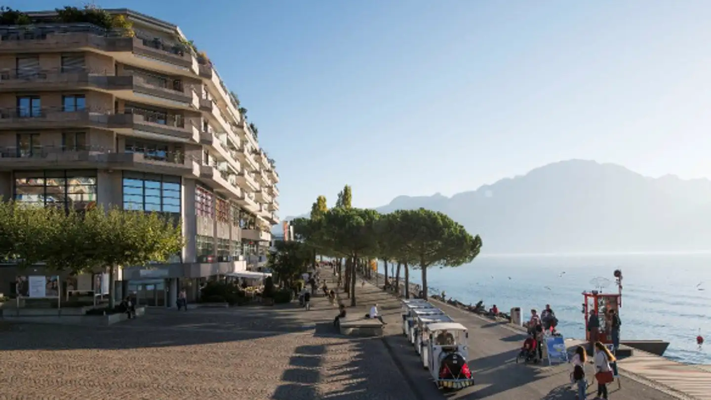 Department store for rent - Place Du Marché 6b, 1820 Montreux