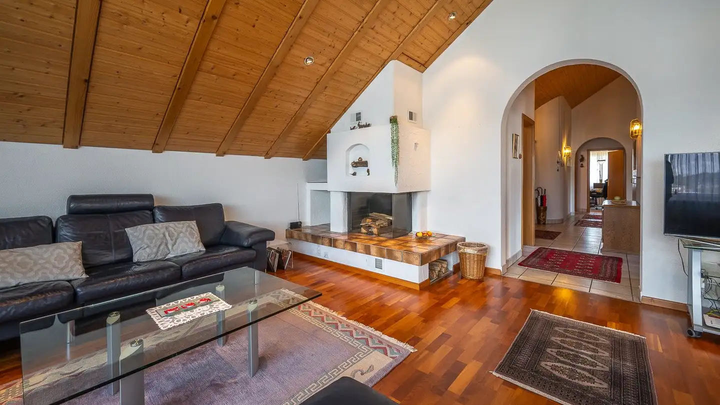 Dachgeschosswohnung kaufen - 9244 Niederuzwil