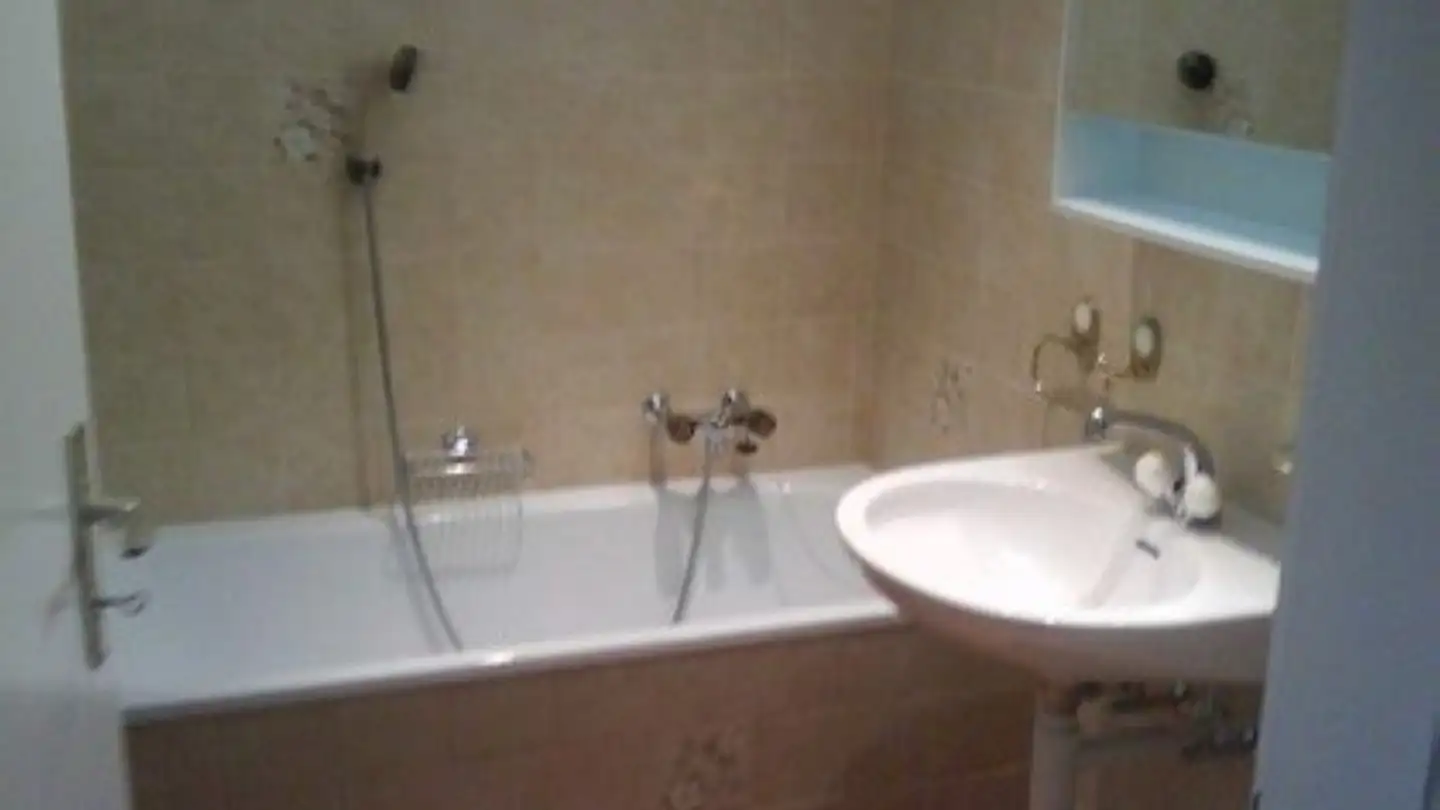 Apartment for rent - Rue Numa-Droz 35, 2300 La Chaux-de-Fonds - Photo 3